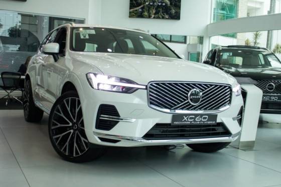 VOLVO XC60 2.0 T8 PHEV PLUS AWD GEARTRONIC